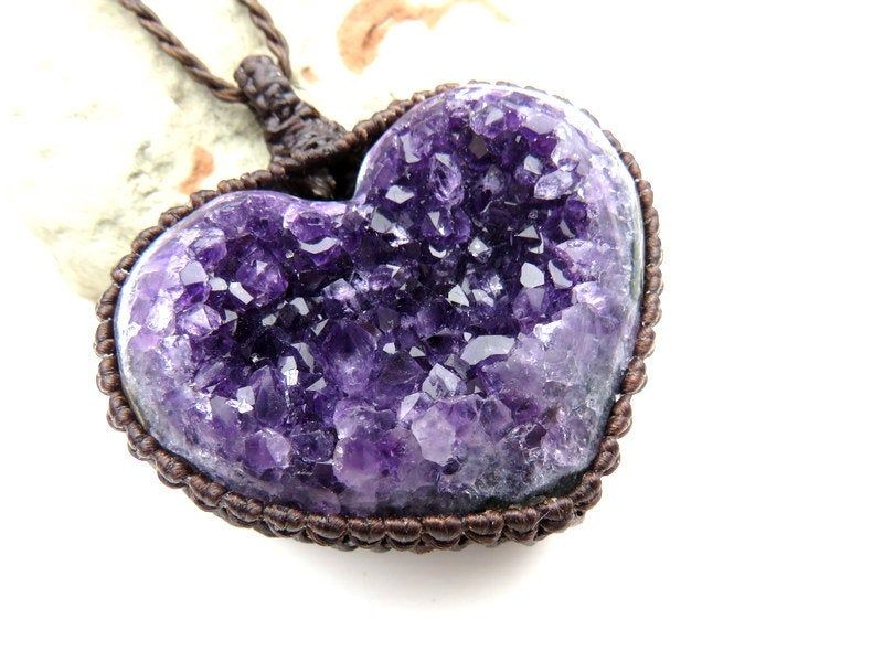 AMETHYST – THE GEM OF ROMANCE