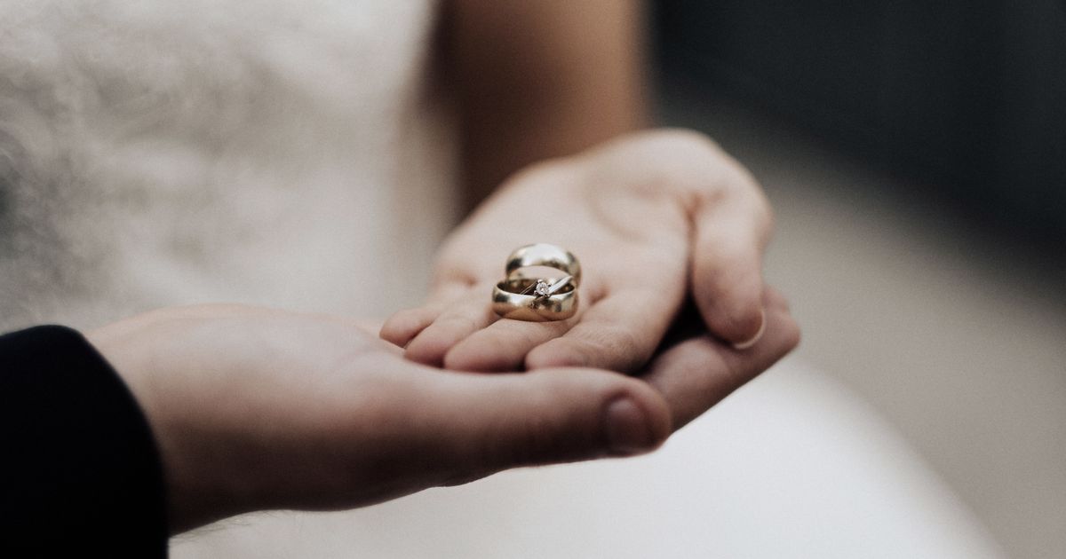 Best Men's Gold Wedding Bands 2026: Top 5 Ranked