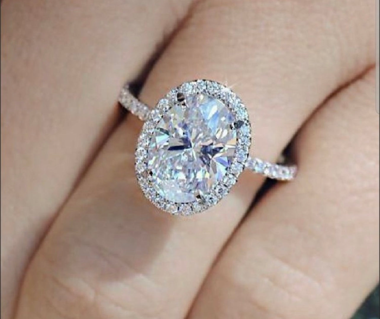 Top 5 reasons not to buy a Diamond Ring in a mall store