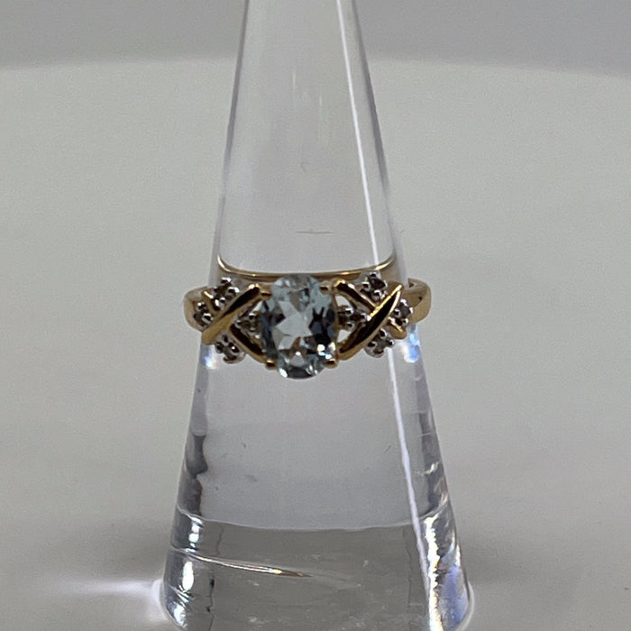 LATTICE STYLE DIAMOND AND AQUAMARINE RING