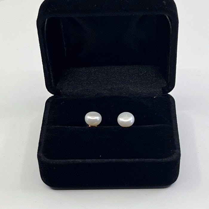 WHITE BUTTON PEARL STUD EARRINGS SET IN 14K YELLOW GOLD