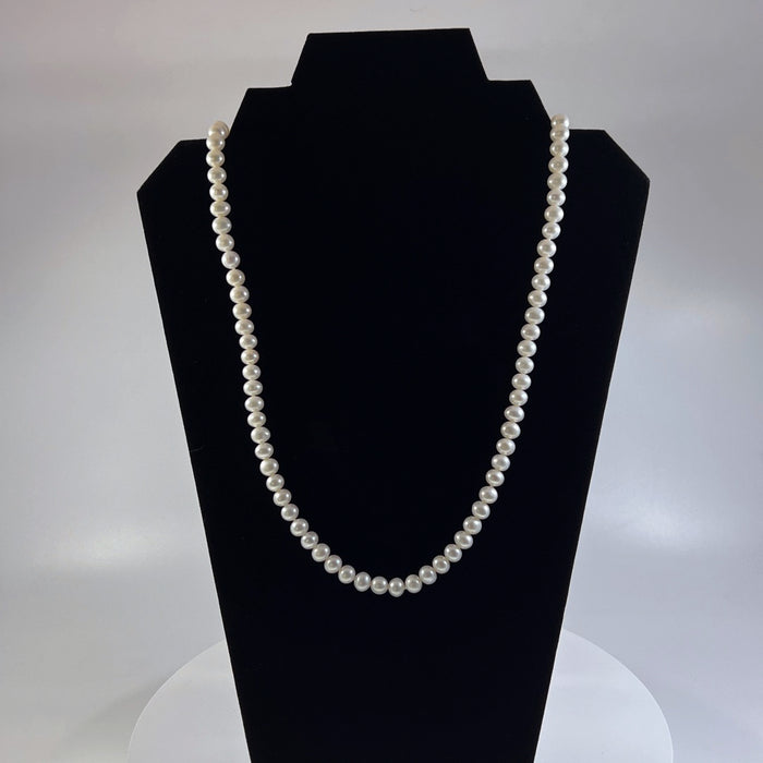 WHITE/CREAM 32IN FRESHWATER PEARL STRAND NECKLACE