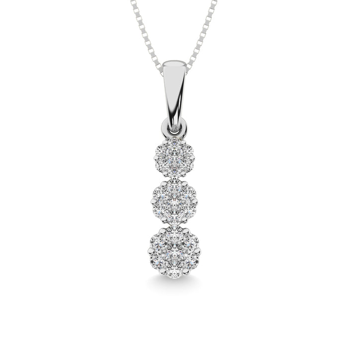 14K White Gold 1/4 Ct.Tw. Diamond Flower Pendant