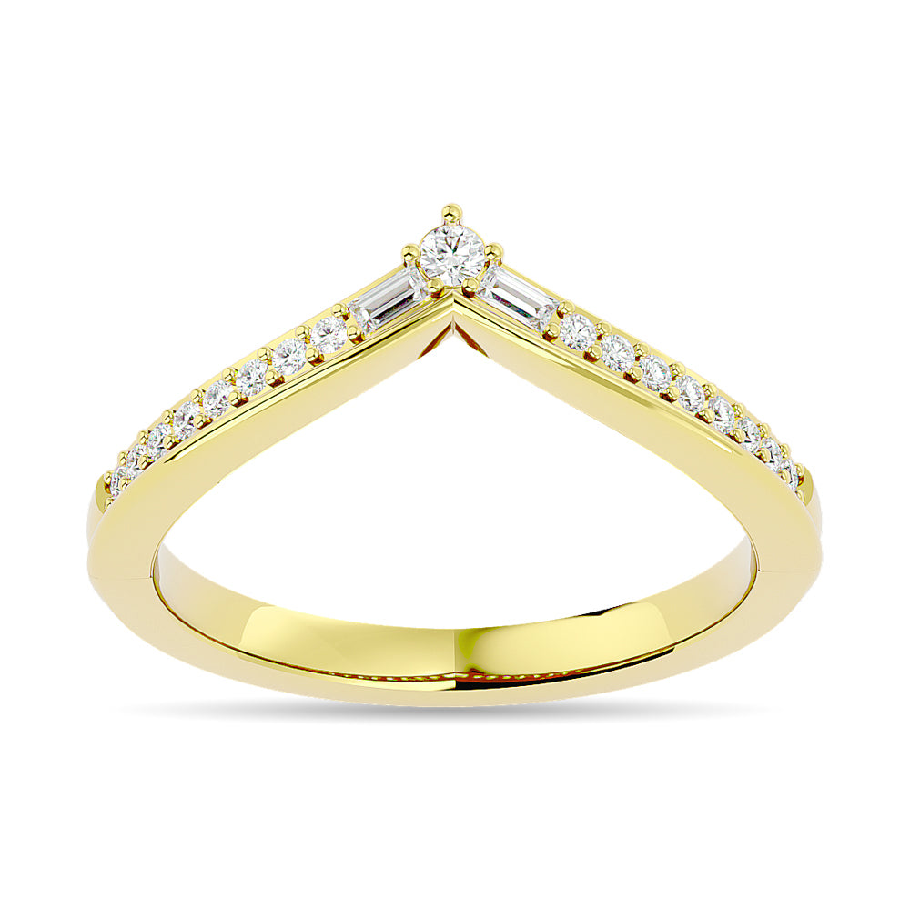 Diamond 1/6 ct tw Chevron Band in 10K Yellow Gold