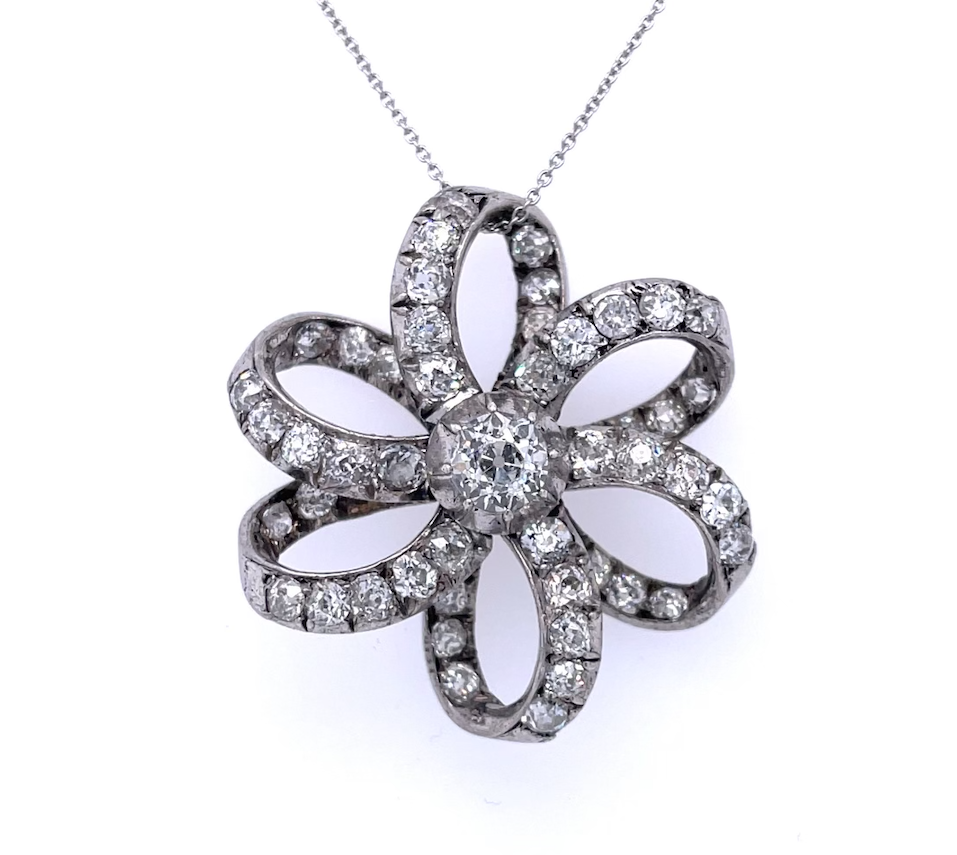 Il Fiore Victorian Diamond Pendant