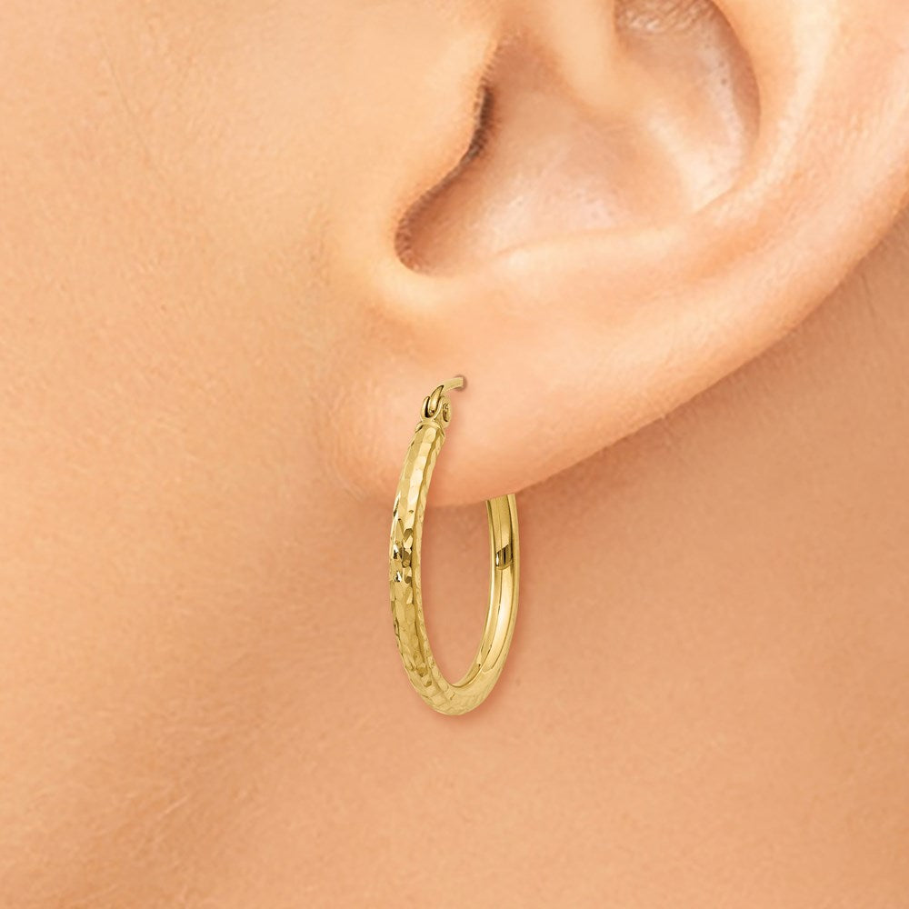 14k Diamond-cut 2mm Round Tube Hoop Earrings