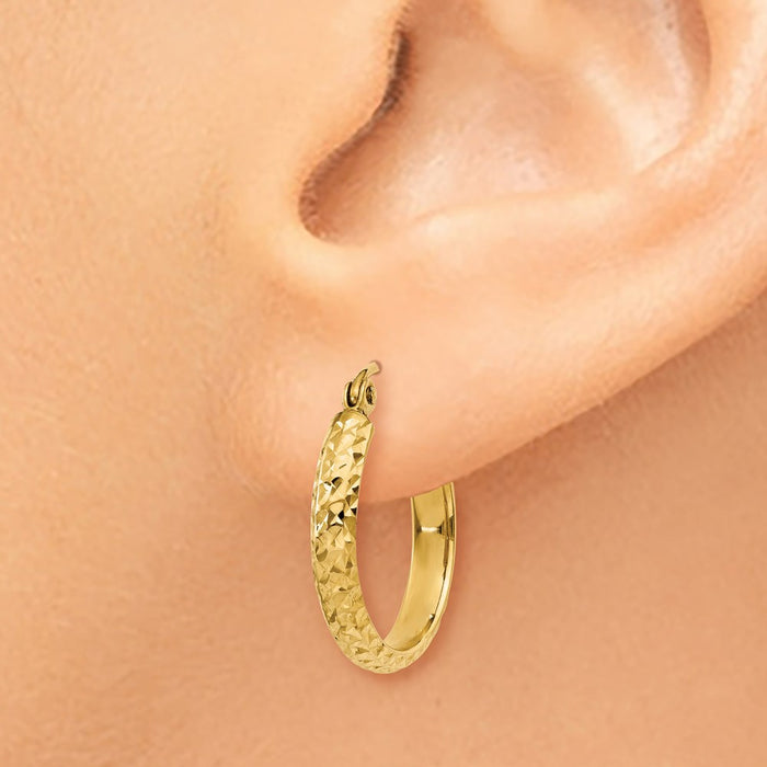 14K Diamond-cut 2.8x18mm Hollow Hoop Earrings